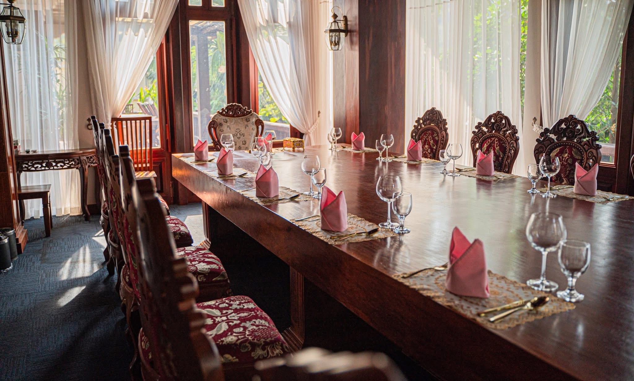Restaurant space at Try Palace Resort Kep